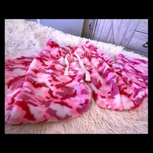 Girls pink camo lounge pants